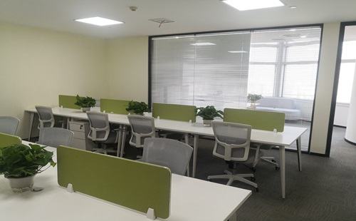 环球金融中心 1589㎡办公室 2.5元/平/天